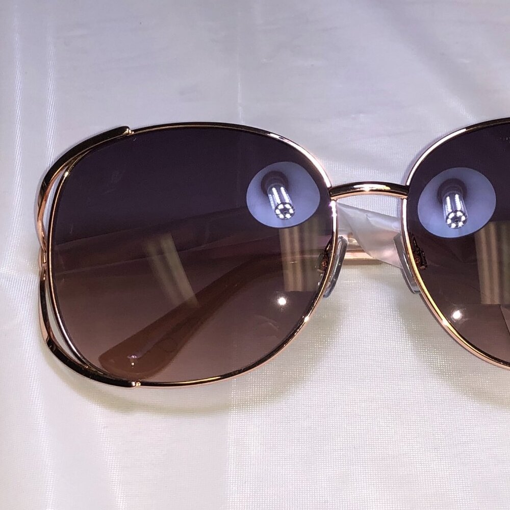 Sean John Rose Gold Oversized Sunglasses - Picture 4 of 6